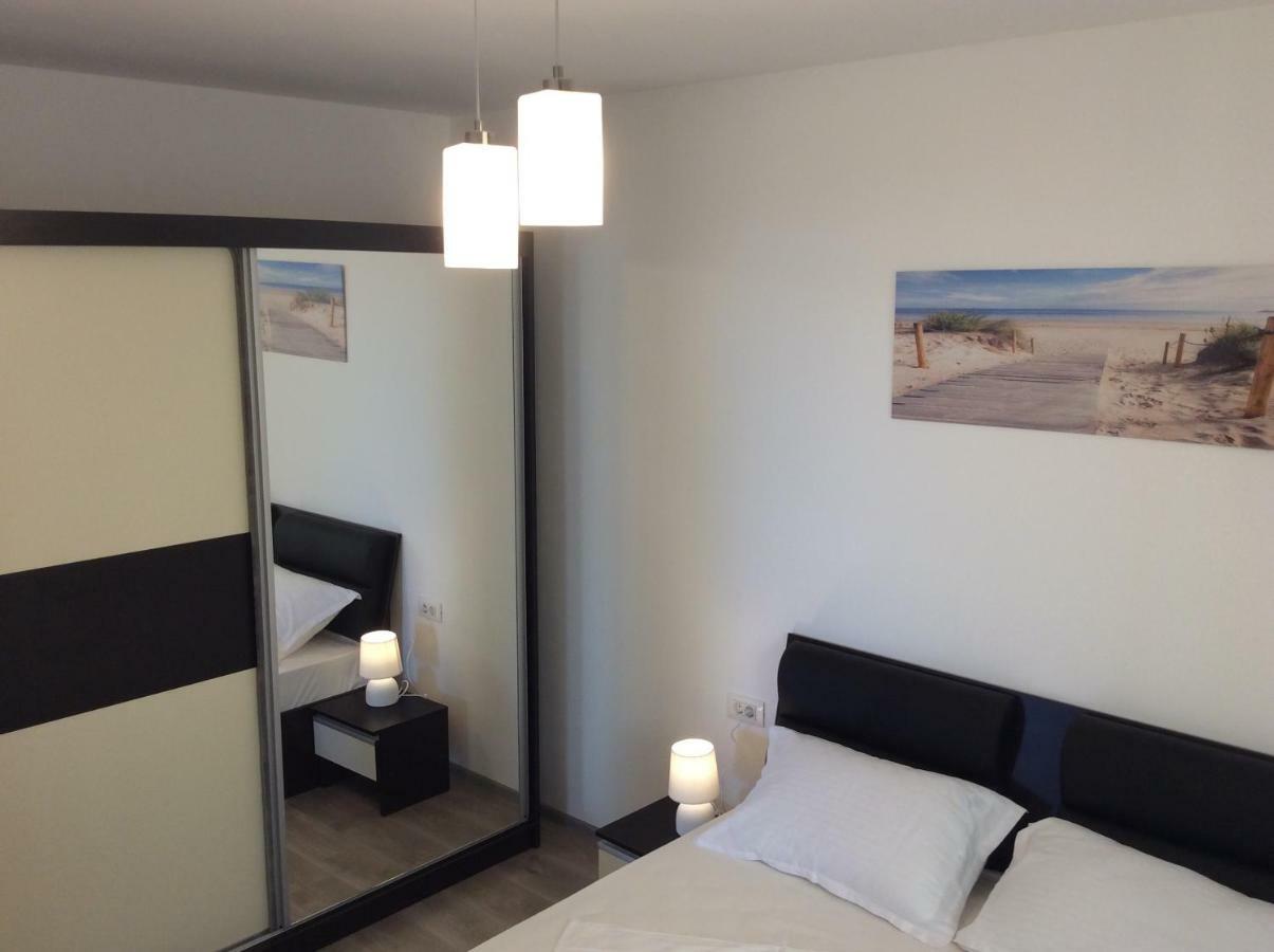 Bluewaves Apartment Mamaia Nord Năvodari Exterior foto